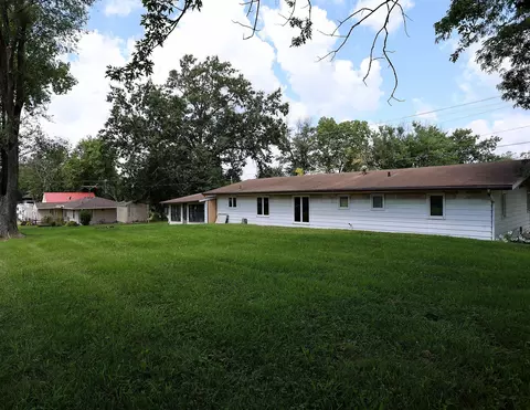 Exterior - 804 Ilion Ave, Chariton, IA 50049 photo 6 of 7