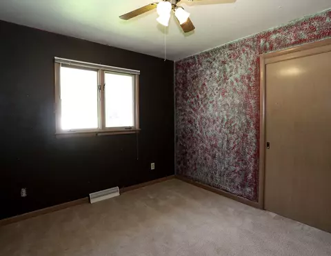 Bedroom - 804 Ilion Ave, Chariton, IA 50049 photo 5 of 5
