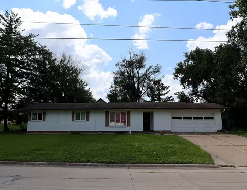 804 Ilion Ave, Chariton, IA 50049