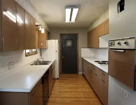 Kitchen - 804 Ilion Ave, Chariton, IA 50049 photo 1 of 3