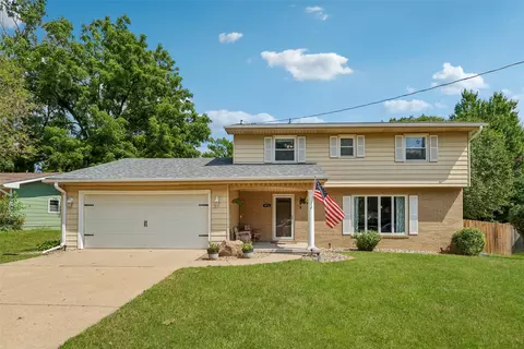 4113 83rd St, Urbandale, IA 50322