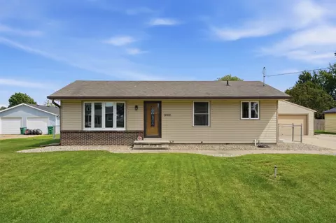 409 Space Ave SW, Mitchellville, IA 50169