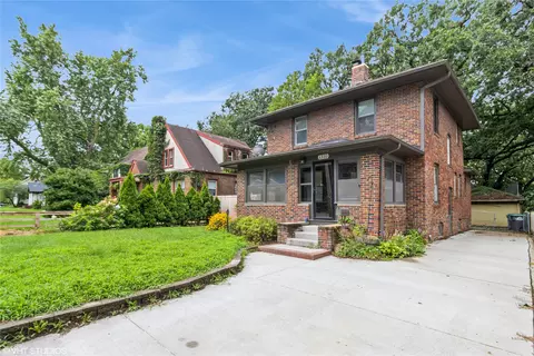 1310 47th St, Des Moines, IA 50311
