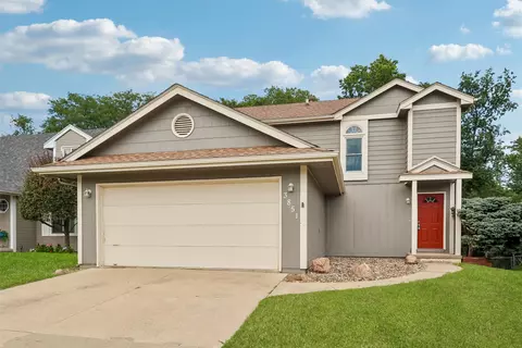 3851 92nd Dr, Urbandale, IA 50322