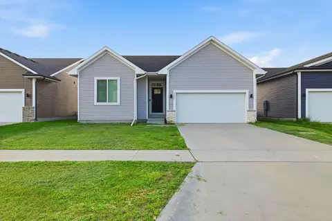 2324 Paine St NE, Bondurant, IA 50035