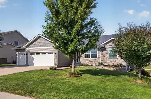 1720 SE Waters Edge Dr, Waukee, IA 50263