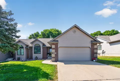 1218 8th St SE, Altoona, IA 50009