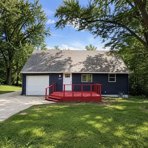 7509 SW 12th St, Des Moines, IA 50315