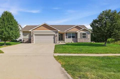 606 NE 47th St, Ankeny, IA 50021