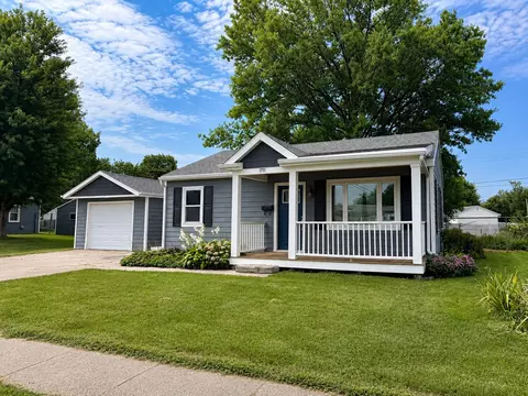 1711 N 4th Ave E, Newton, IA 50208