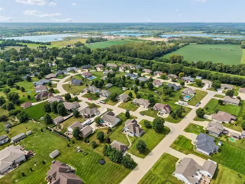 5745 NW 4th Ct, Des Moines, IA 50313
