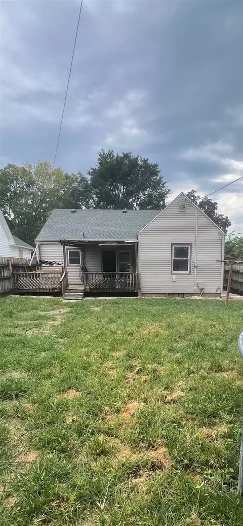 Exterior - 3221 E 7th St, Des Moines, IA 50316 photo 3 of 3