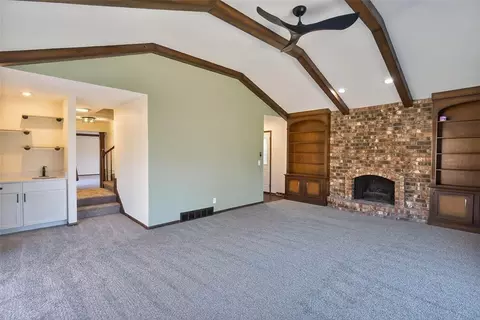 3700 SW 29th St, Des Moines, IA 50321
