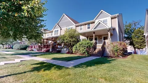125 64th St, West Des Moines, IA 50266