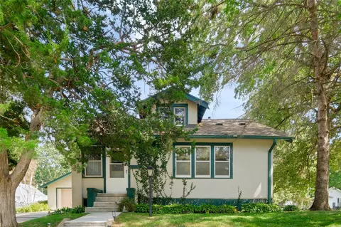 624 E 8th St S, Newton, IA 50208