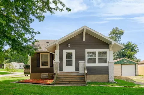 621 E 12th St S, Newton, IA 50208