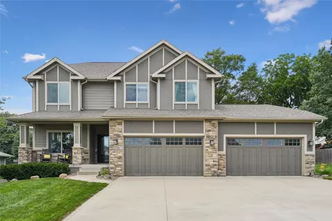 2628 149th St, Urbandale, IA 50323