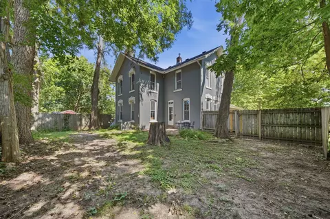 2024 35th St, Des Moines, IA 50310