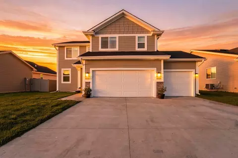 108 13th St NW, Bondurant, IA 50035