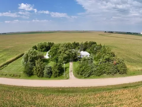 14369 E Ave, Dawson, IA 50066