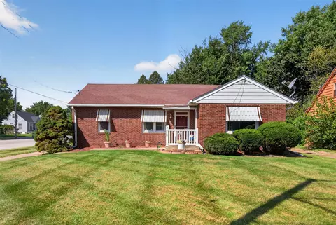 1900 53rd St, Des Moines, IA 50310