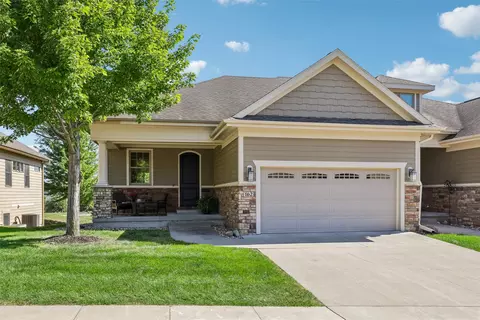 255 41st St #162, West Des Moines, IA 50265