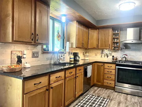 Kitchen - 1909 Pine St, Perry, IA 50220 photo 5 of 6