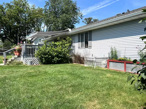 Exterior - 1909 Pine St, Perry, IA 50220 photo 5 of 8