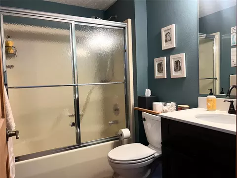 Bath - 1909 Pine St, Perry, IA 50220 photo 2 of 2