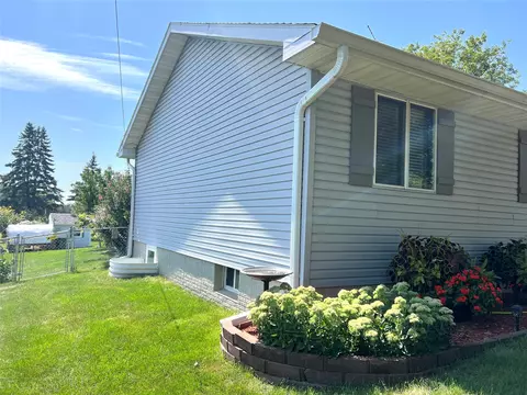Exterior - 1909 Pine St, Perry, IA 50220 photo 6 of 8