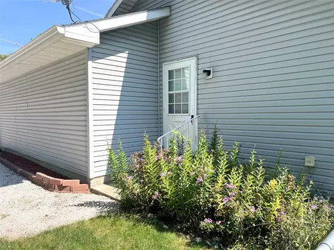 Exterior - 1909 Pine St, Perry, IA 50220 photo 4 of 8