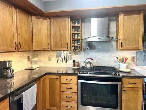 Kitchen - 1909 Pine St, Perry, IA 50220 photo 6 of 6
