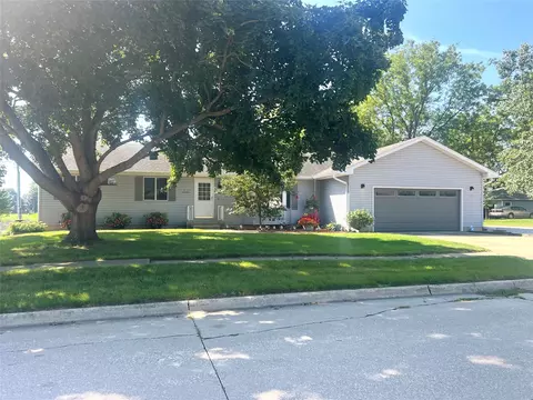 1909 Pine St, Perry, IA 50220
