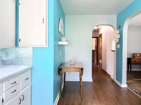 Entry Way - 704 3rd St, Garwin, IA 50632 photo 2 of 4