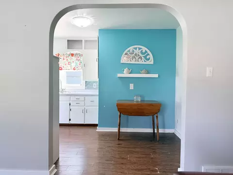 Entry Way - 704 3rd St, Garwin, IA 50632 photo 3 of 4