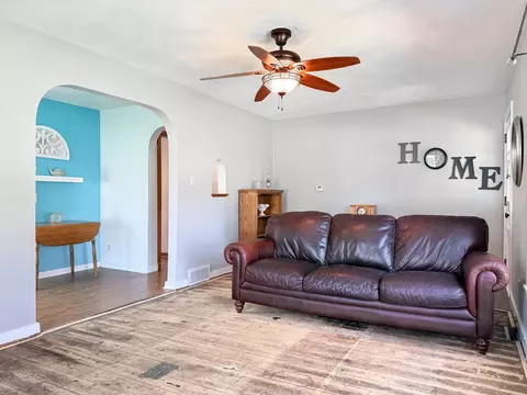 Living - 704 3rd St, Garwin, IA 50632 photo 2 of 3