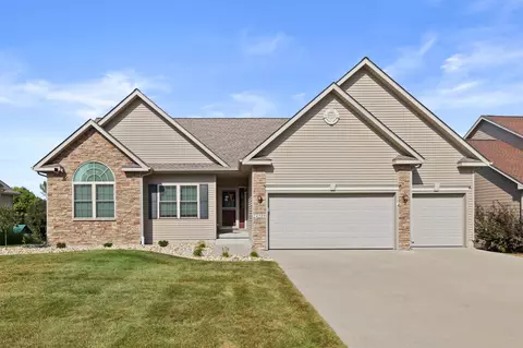 14509 Maple Dr, Urbandale, IA 50323