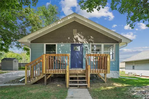 2819 Rollins Ave, Des Moines, IA 50312