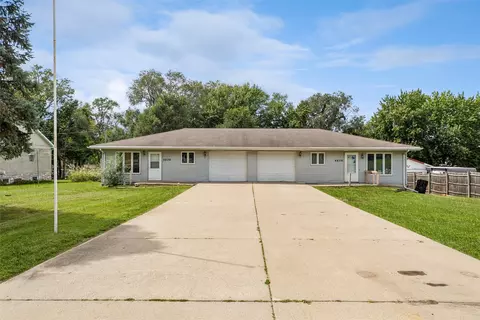 5636 NE 5638 Ne 3rd St, Des Moines, IA 50313