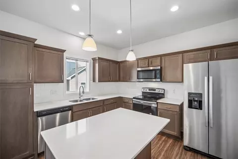 15137 Foxglove Ln, Urbandale, IA 50323