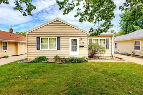 3917 12th St, Des Moines, IA 50313