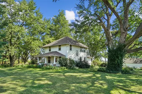 1824 G Ave, Essex, IA 51638