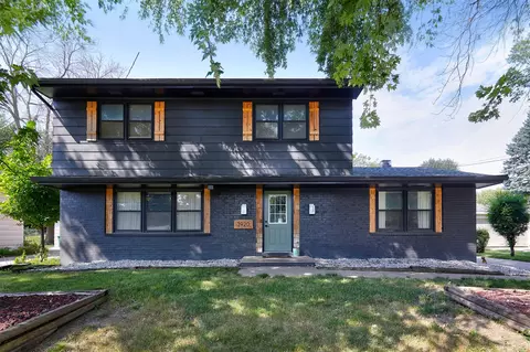 3920 79th St, Urbandale, IA 50322