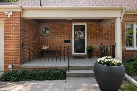 5814 Harwood Dr, Des Moines, IA 50312
