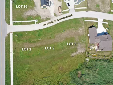 12056 Meadow Springs Dr, Johnston, IA 59131