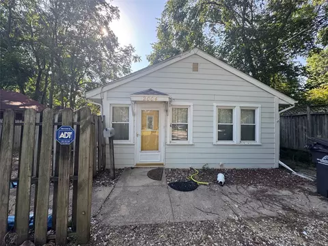 2004 39th St, Des Moines, IA 50310