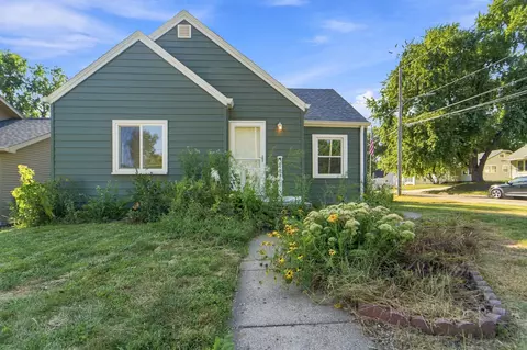 1348 57th St, Des Moines, IA 50311