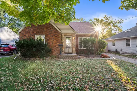 3921 41st St, Des Moines, IA 50310
