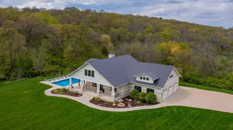 1001 Timber Brook Ave, Booneville, IA 50038