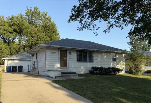 3941 E 26th St, Des Moines, IA 50317